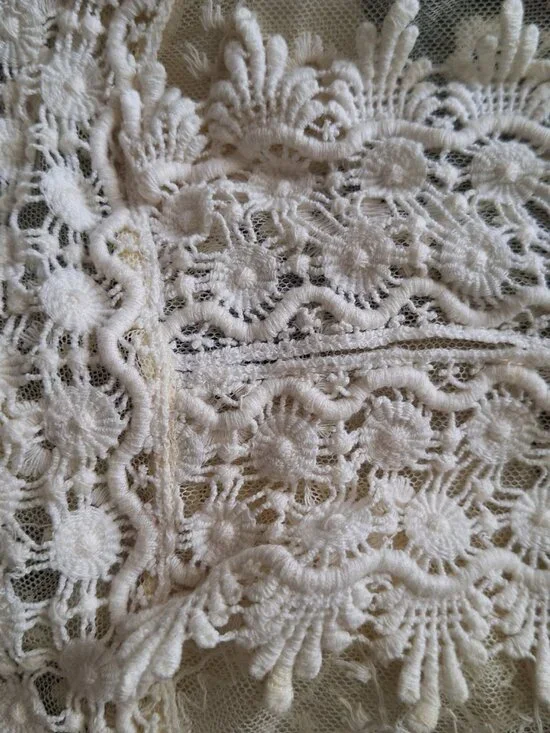 Sheer lace cream three quarter sleeve top size M - Picture 2 of 5